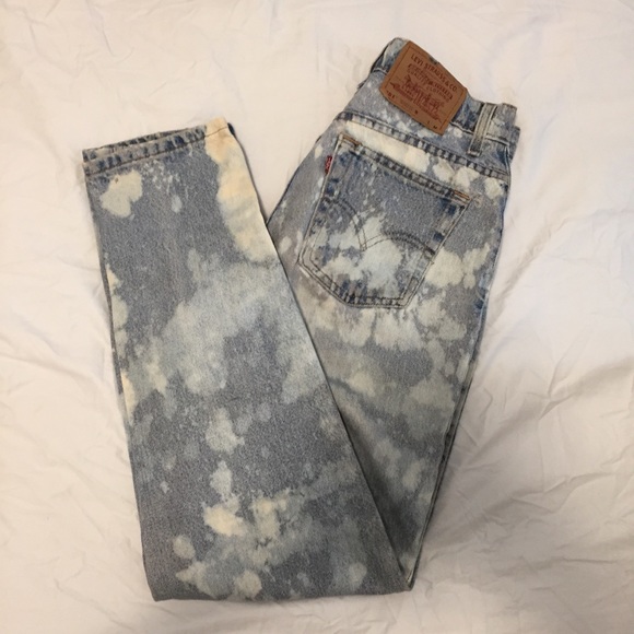 Levi’s Acid Wash Distressed Mom Jeans Size 8 - Picture 1 of 5